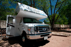 le RV dans le camping Garden of the Gods